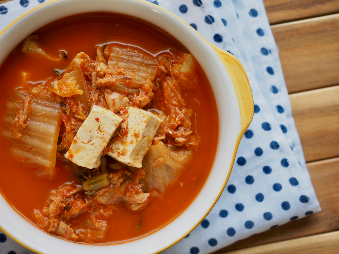 Kimchi Recipes Using Seasonal Ingredients from Spring to Winter: From Kimchi Stew to White Kimchi